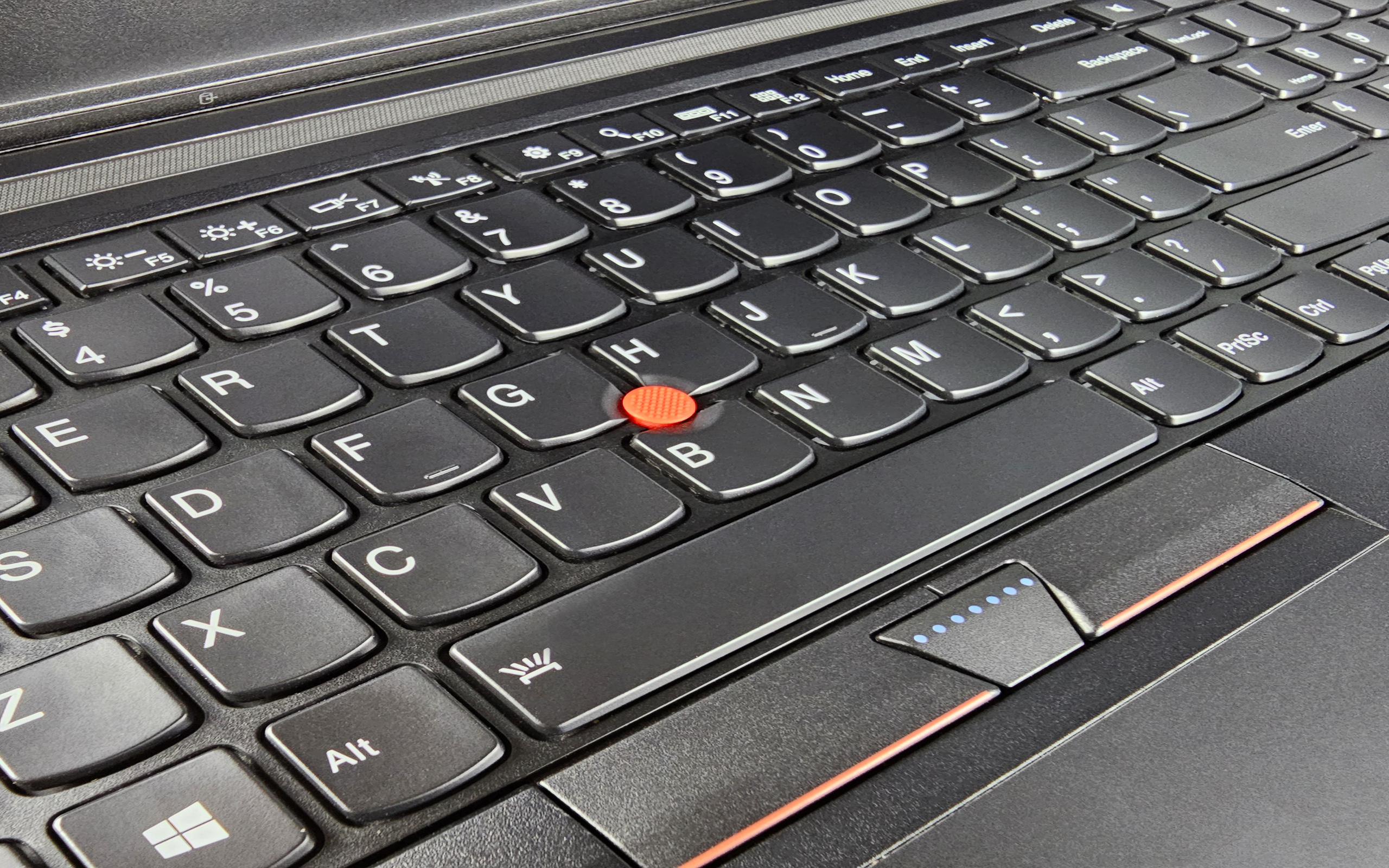 Огляд Lenovo ThinkPad P50: надійний партнер для професіоналів